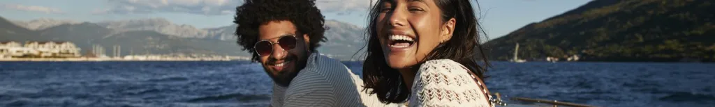 How to Know if a Guy Likes You ?